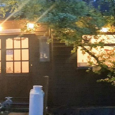 The Potting Shed Near Tenby, 100" Projector, Four Poster Bed, On-Site Hot Tub Access Via Spa Pack, Breakfast 외부 사진